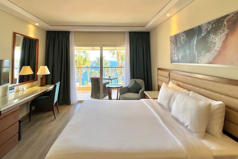 Pokój klasy Biznes, Grand Rotana Resort & Spa