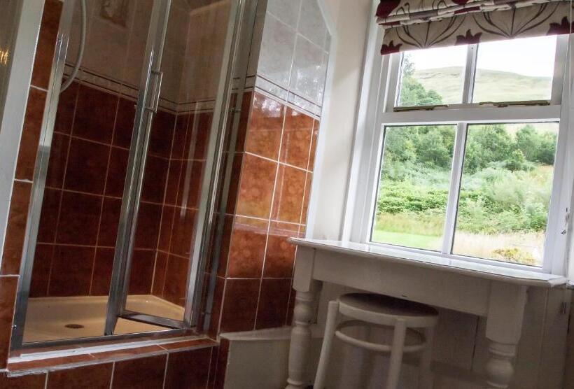 Номер Стандарт, Cairndow Stagecoach Inn