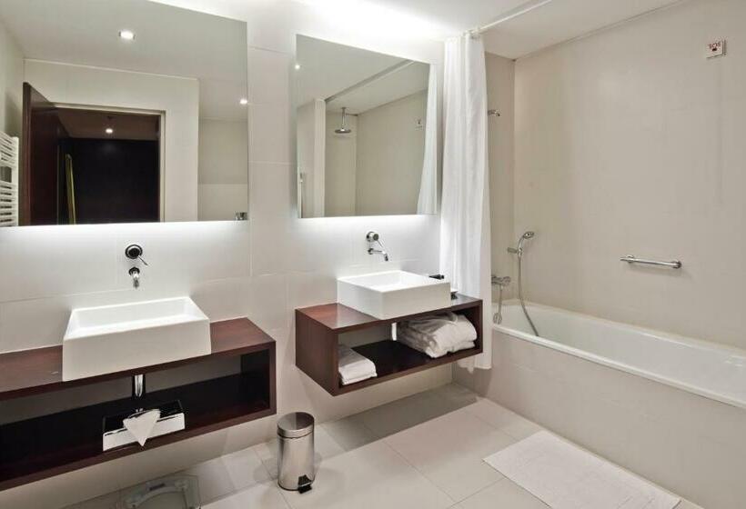 اتاق استاندارد, Golden Tulip Sao Joao Da Madeira
