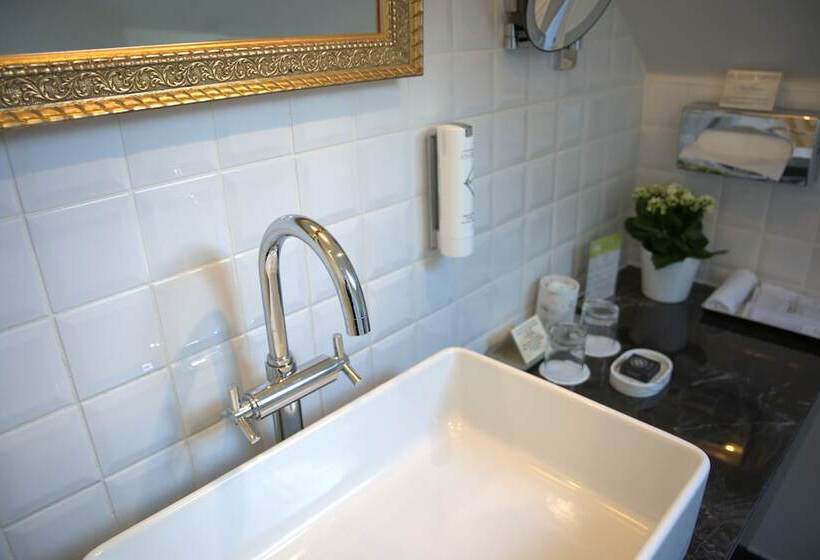 Номер Стандарт, Hôtel La Villa Eugene