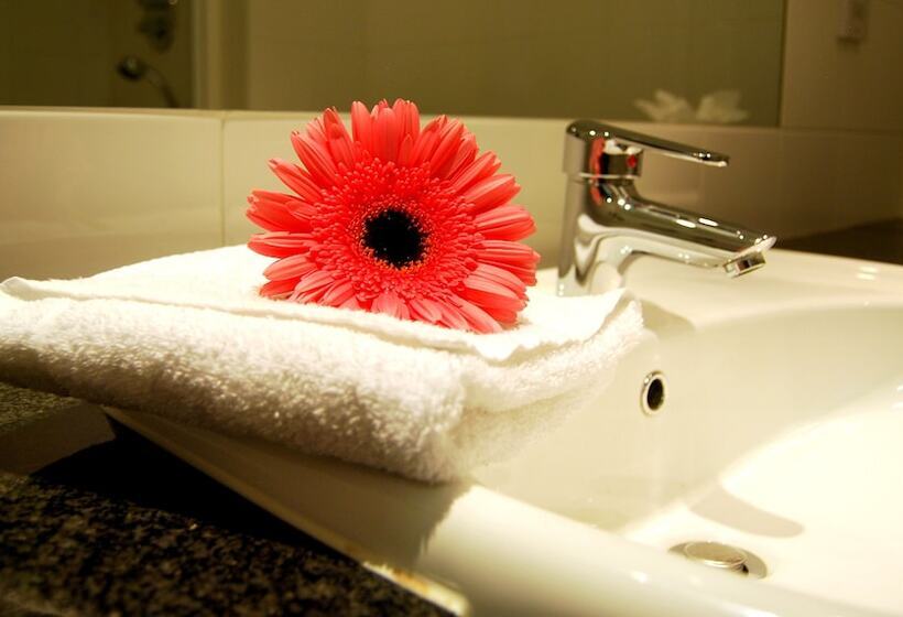 스탠다드 트리플 룸, Maldron Hotel Smithfield Dublin City
