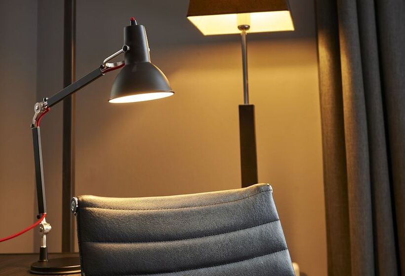 Номер Стандарт, Malmaison Newcastle
