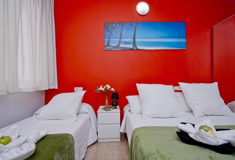 Номер Стандарт Вид на Город, Barcelona City North Hostal