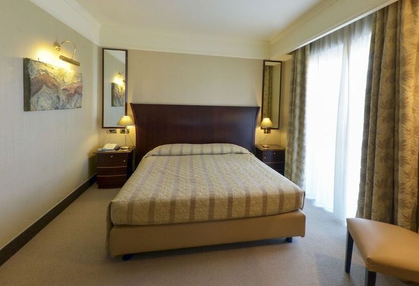 سوییت لوکس, Grand Hotel Olimpo
