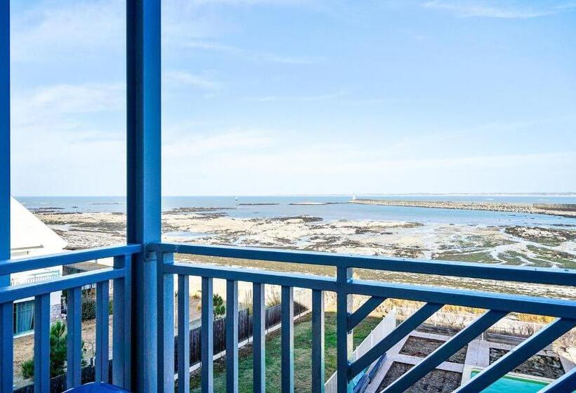 Comfort studio with sea view, Residence Saint Goustan   Maeva Home