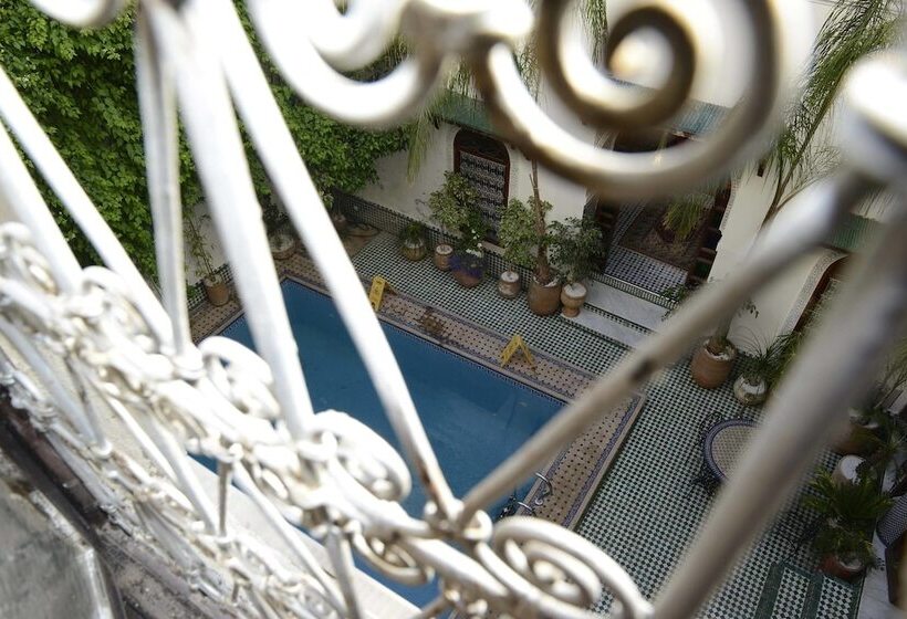 标准间, Riad El Yacout