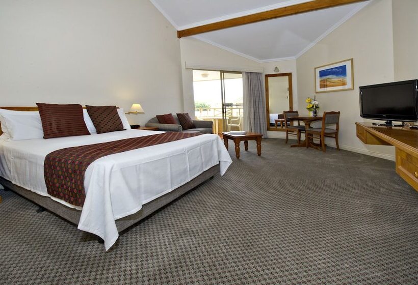 스탠다드 스튜디오, Abbey Beach Resort