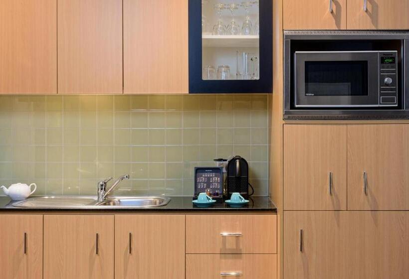 2 Bedroom Apartment, Treasury On Collins