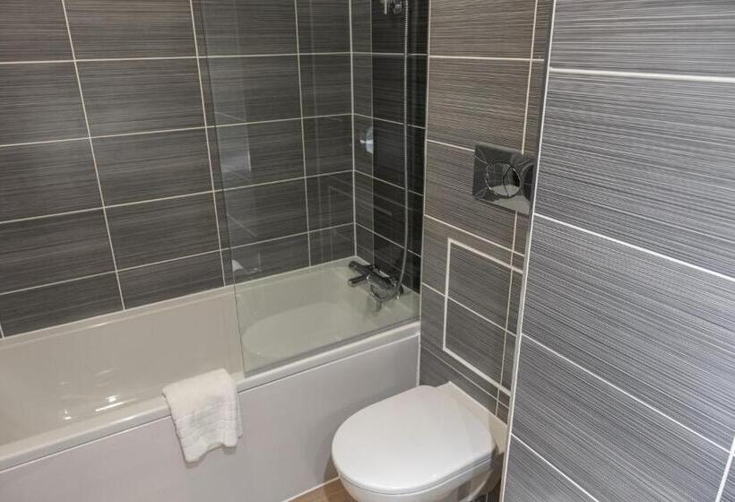 سوییت, Burleigh Court Hotel And Leisure