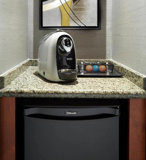 スーペリアールーム, Courtyard By Marriott Montreal Airport