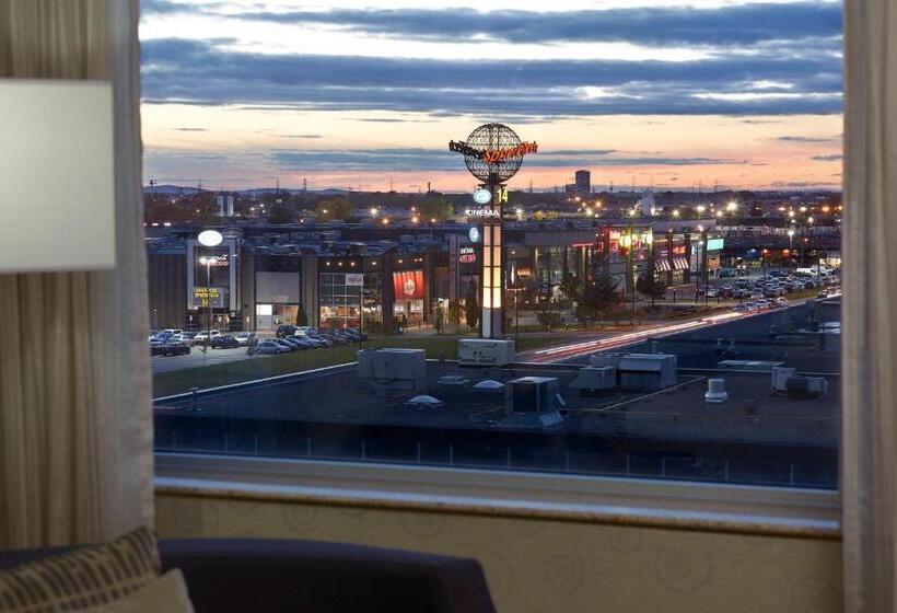 キングサイズベッドのスタンダードルーム, Courtyard By Marriott Montreal Airport