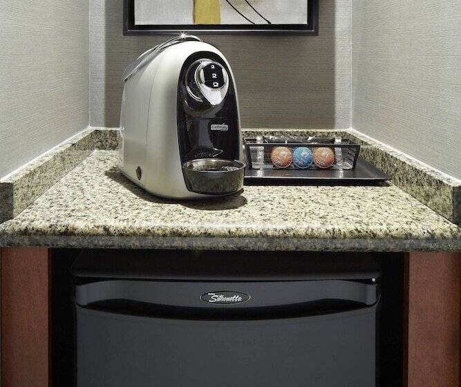 スタンダードルーム, Courtyard By Marriott Montreal Airport