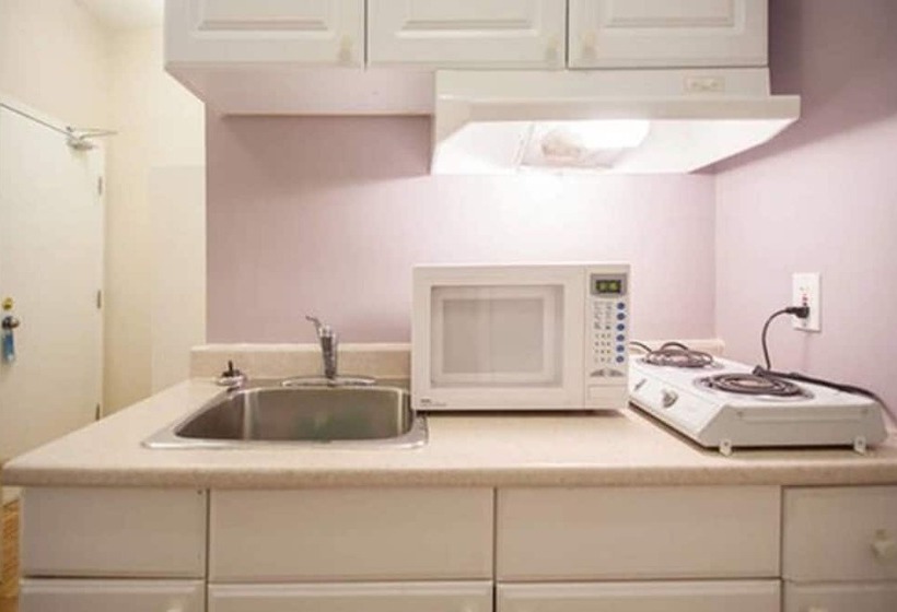 اتاق استاندارد با سرویس بهداشتی مشترک, St Lawrence Residences And Suites