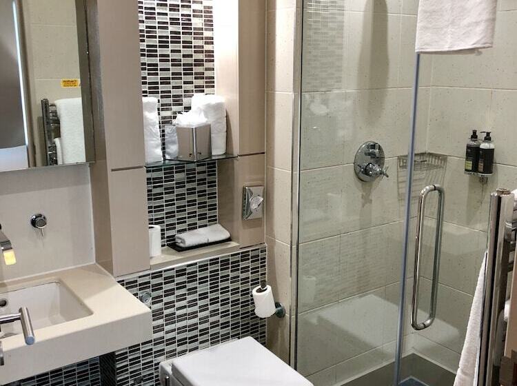 اتاق سوپریور, The Continental Hotel Heathrow
