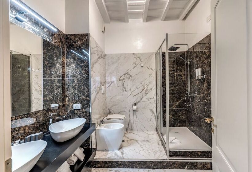 חדר סטנדרט לשלושה, Relais Fontana Di Trevi