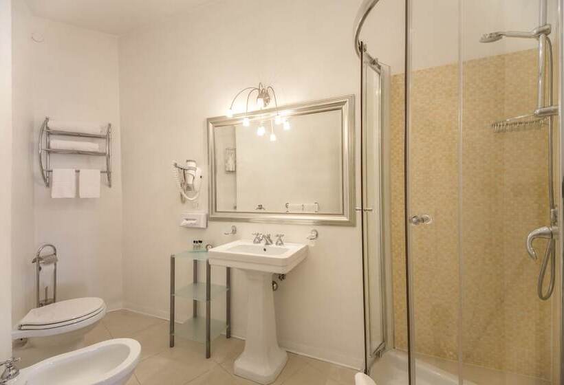 סוויטת ג'וניור, Relais Fontana Di Trevi