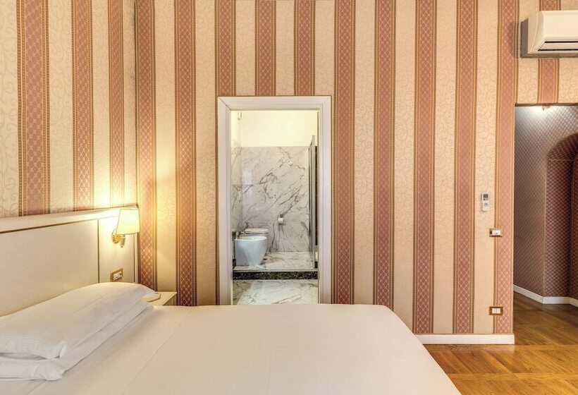 חדר סטנדרט לשלושה, Relais Fontana Di Trevi