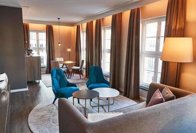 جناح, Steigenberger Hotel De Saxe