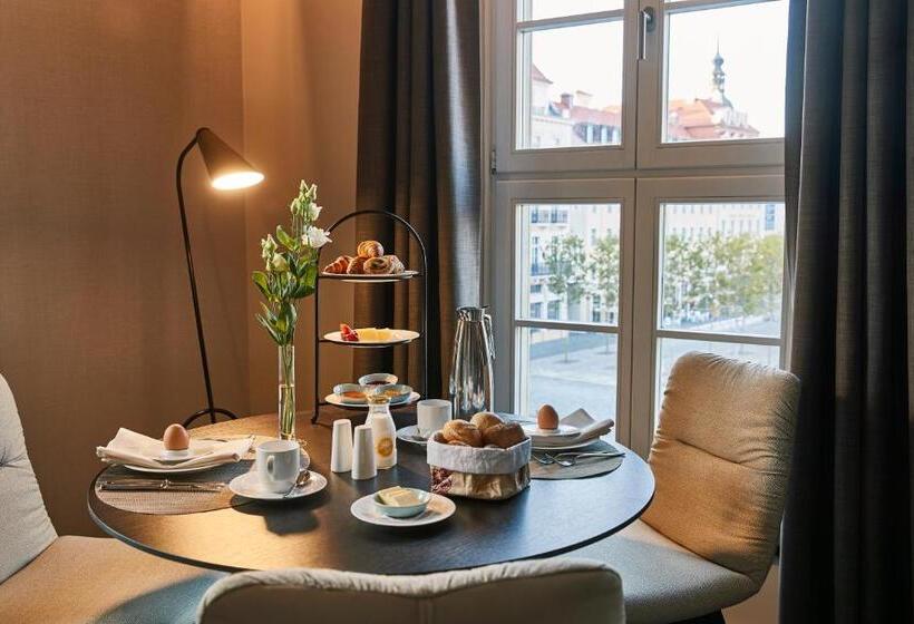 جناح, Steigenberger Hotel De Saxe