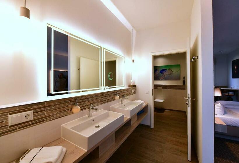 Полулюкс с Балконом, Landhotel Rittmeister & Kräuter Spa Adults Only