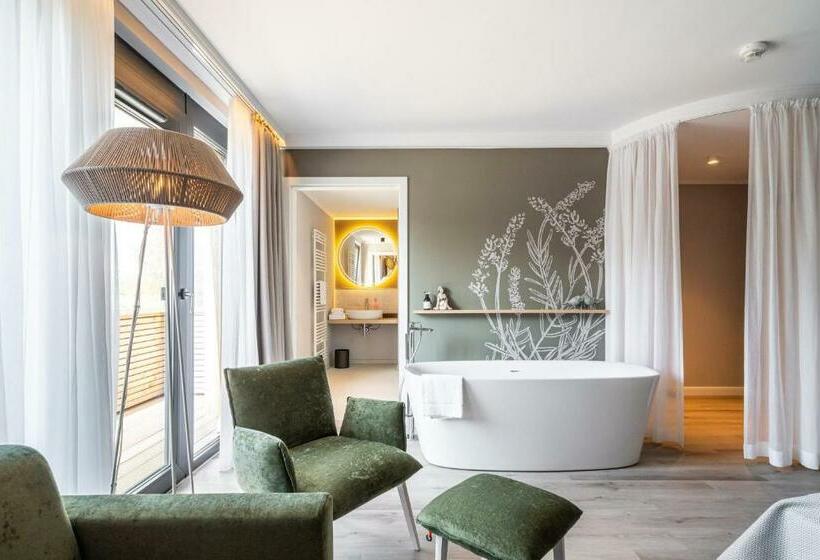 Полулюкс с Балконом, Landhotel Rittmeister & Kräuter Spa Adults Only