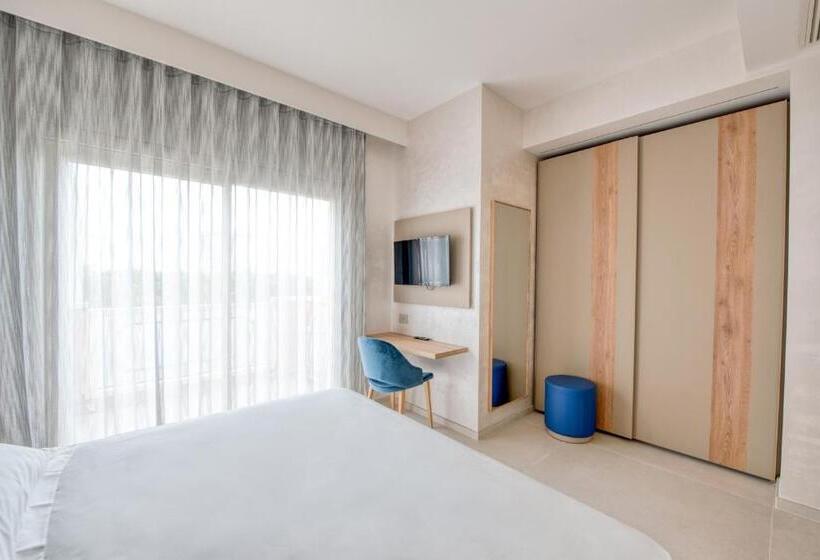 Люкс 2 Спальни, Globus, Sure Hotel Collection By Best Western