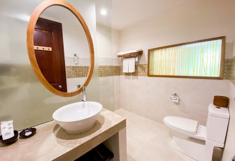 اتاق لوکس با چشم‌انداز باغ, Bamboo Village Beach Resort & Spa