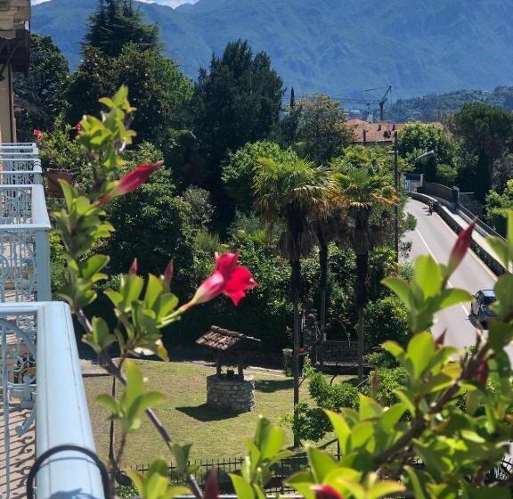 Номер Стандарт Вид на Озеро, Lario