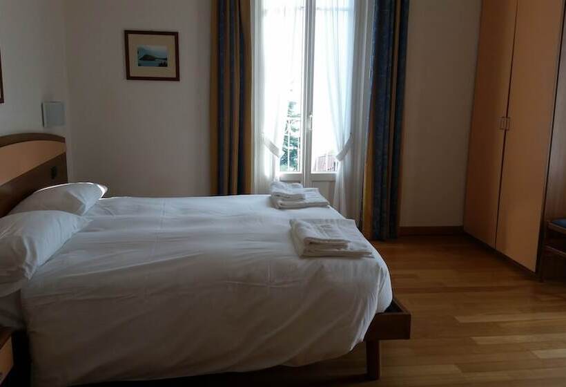 Номер Стандарт Трехместный, Lario