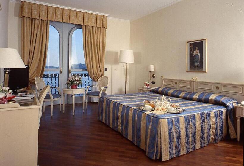 Номер Deluxe Вид на Озеро, Savoy Palace