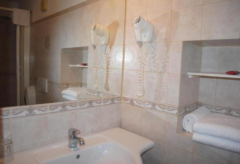 标准单人间, Villa Tina