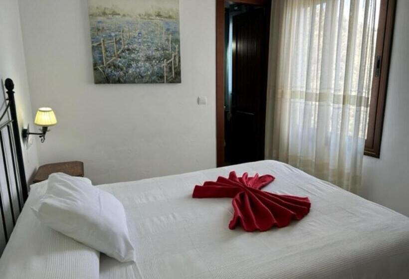 Standard Single Room, Al Andalus