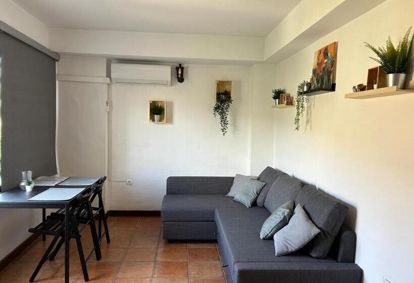 1 Bedroom Apartment with Views, Al Andalus