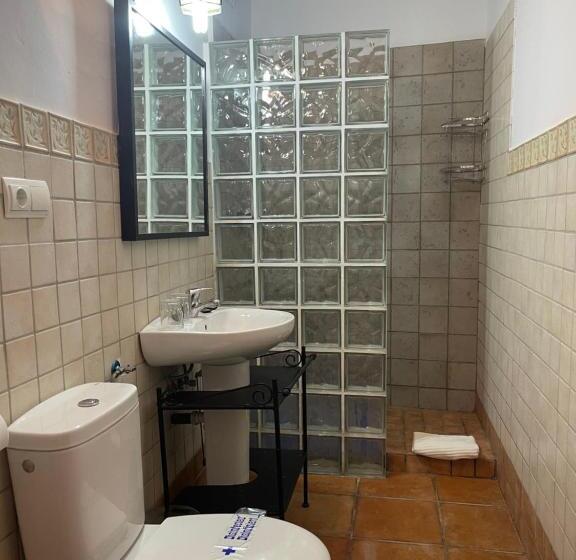 1 Bedroom Apartment with Views, Al Andalus