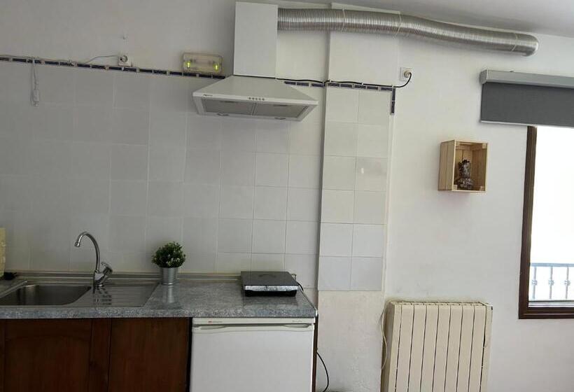 1 Bedroom Apartment with Views, Al Andalus