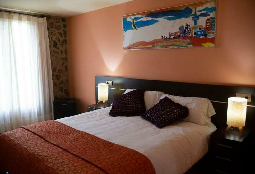 Quarto Estandar, Hostal Bavieca