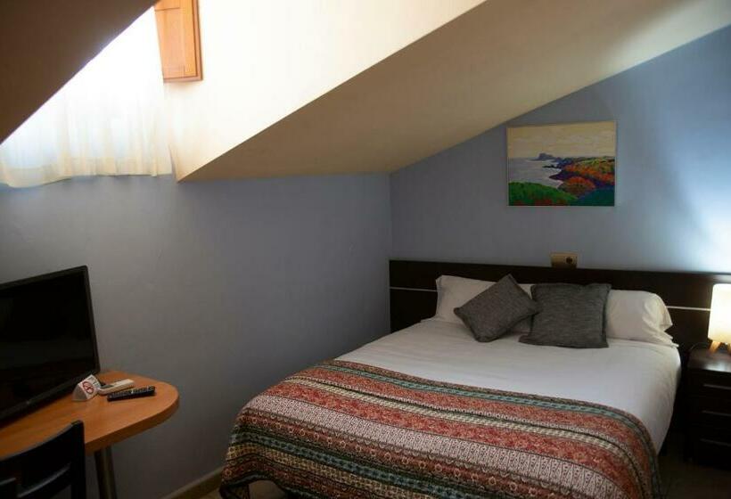 Quarto Estandar, Hostal Bavieca