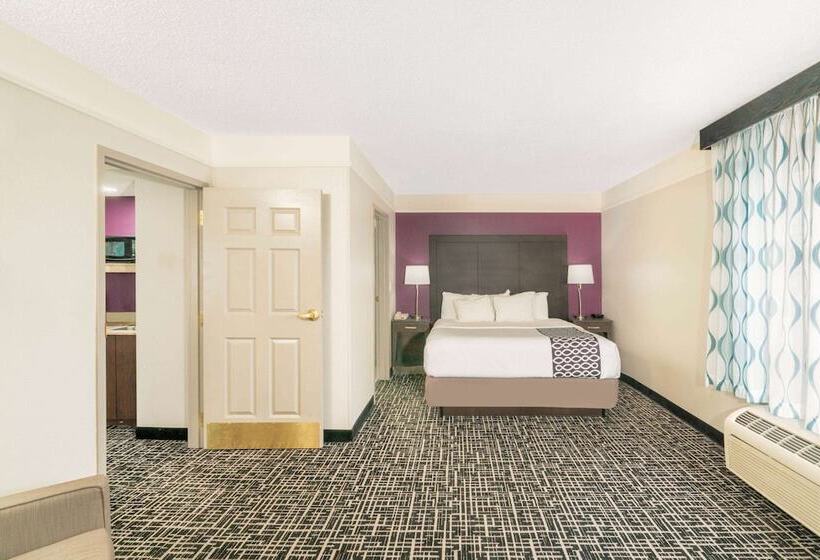 Люкс Повышенной Комфортности, La Quinta By Wyndham Latham Albany Airport