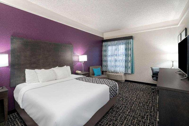 Люкс Повышенной Комфортности, La Quinta By Wyndham Latham Albany Airport