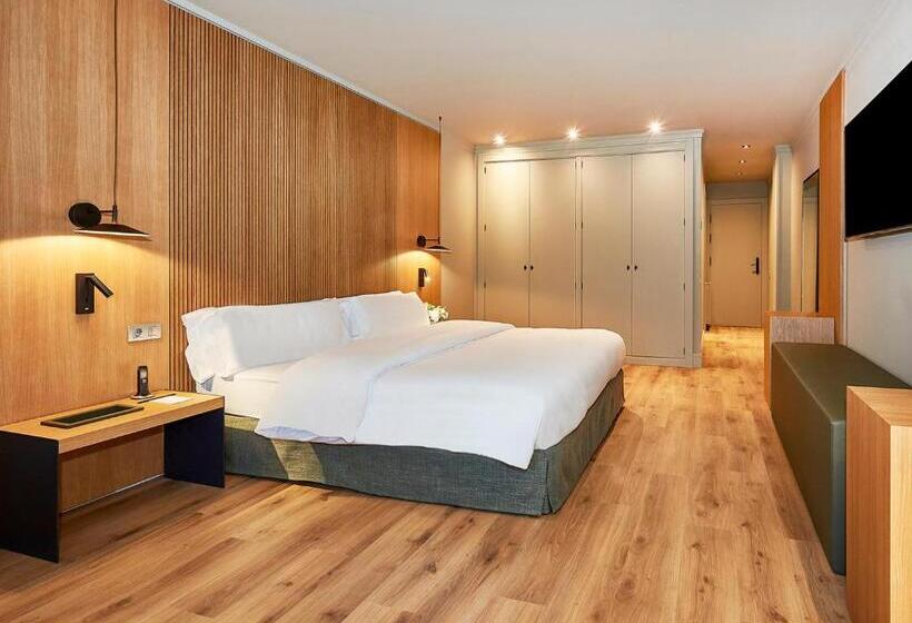اتاق لوکس با بالکن, Serras Andorra