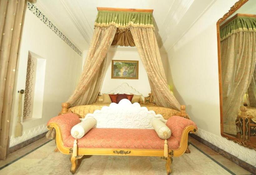 带大床的豪华间, Shiv Vilas Resort