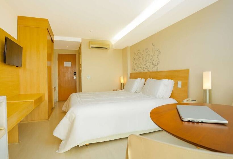 Номер Стандарт Двуспальная Кровать Вид на Море, Golden Tulip Macae