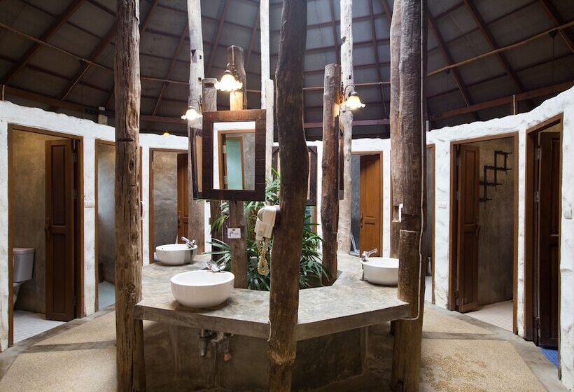 Кровать в Многоместном Номере с Общей Ванной, Eco Resort Chiang Mai