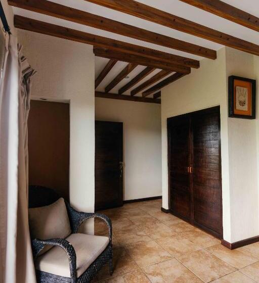 استودیوی استاندارد, Casa 1800 Ataco Hotel Boutique