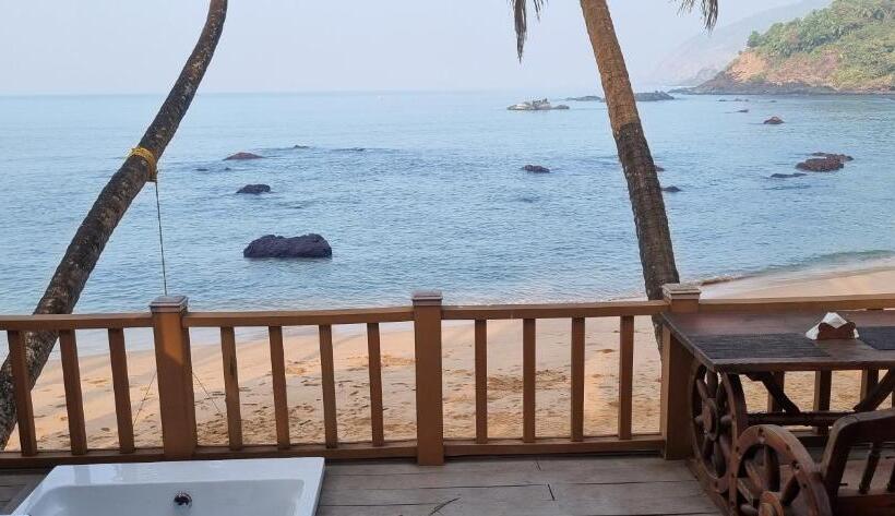 Номер Стандарт Вид на Море, Cola Goa Beach Resort