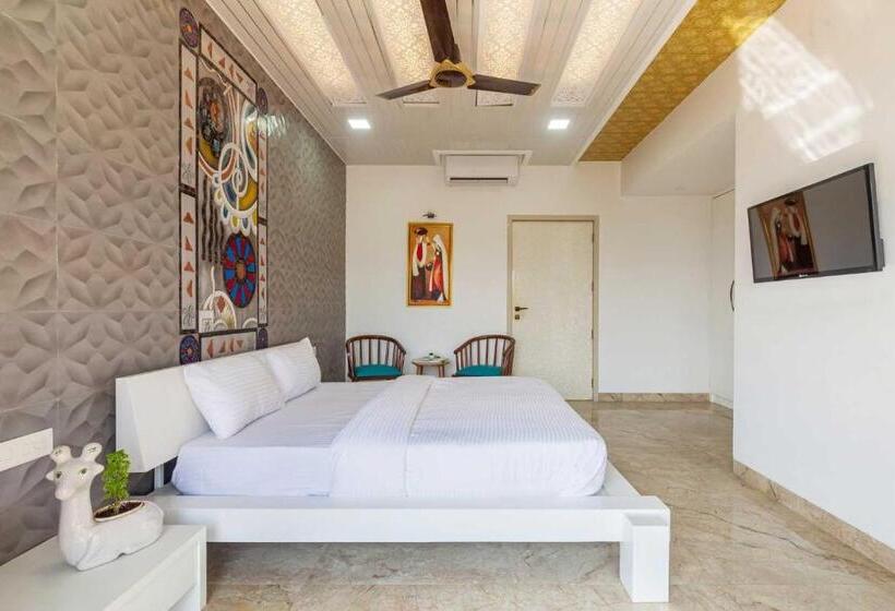 Вилла 1 Спальня, Ayurkutir Villa By Stayvista   Pool, Gym, And Snooker Table For Your Ultimate Relaxation And Enterta