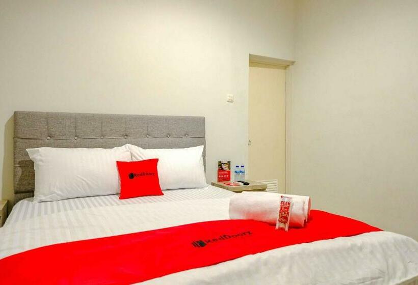 Номер Стандарт, Reddoorz Near Pasar Baru 3