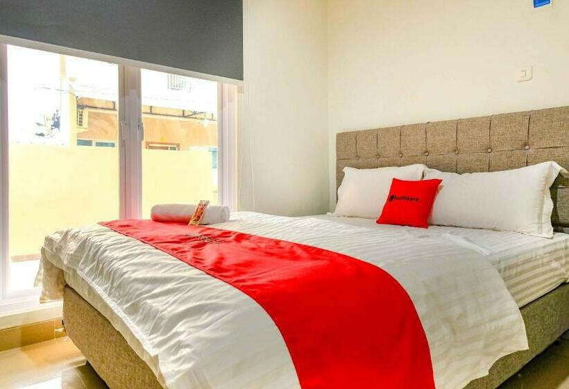 Номер Economy, Reddoorz Near Pasar Baru 3