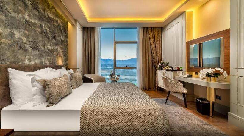اتاق لوکس, Concorde Tower Hotel & Casino