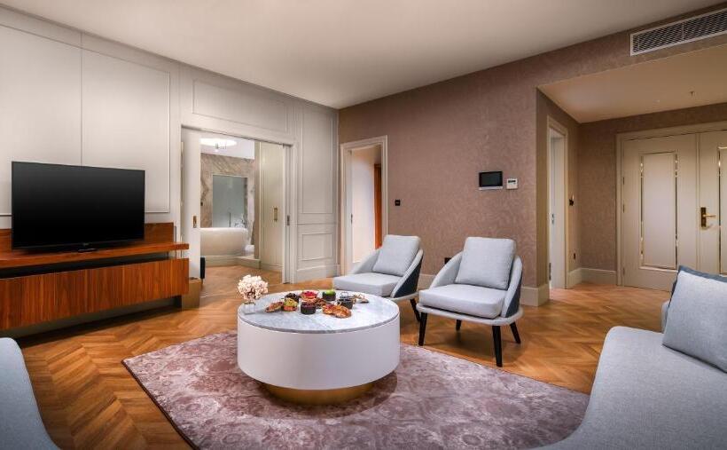 سوییت, Concorde Tower Hotel & Casino